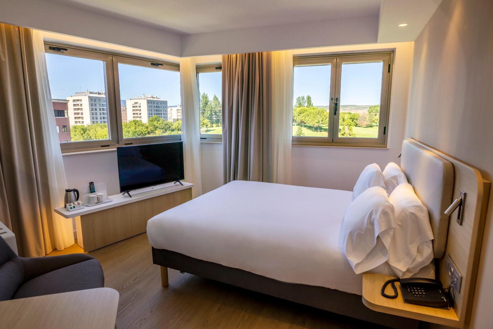 Holiday Inn Express Logrono Rioja By Ihg Εξωτερικό φωτογραφία
