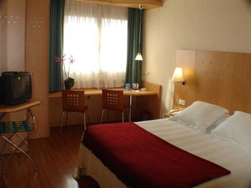 Holiday Inn Express Logrono Rioja By Ihg Εξωτερικό φωτογραφία